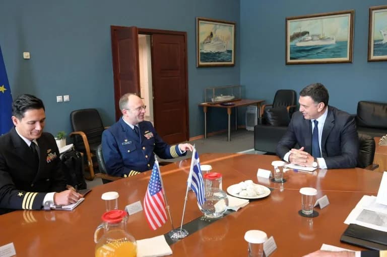 Kikilias trifft sich mit dem Kommandeur der US-Küstenwache in Europa