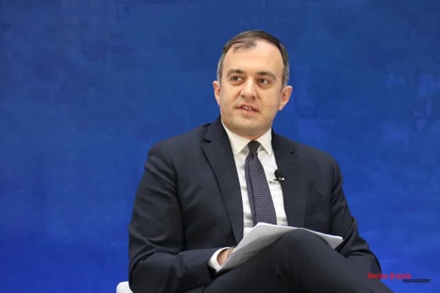 Chatzivasileiou: Zaev usa 'Macedonia' a secas, Tsipras debe tomar posición