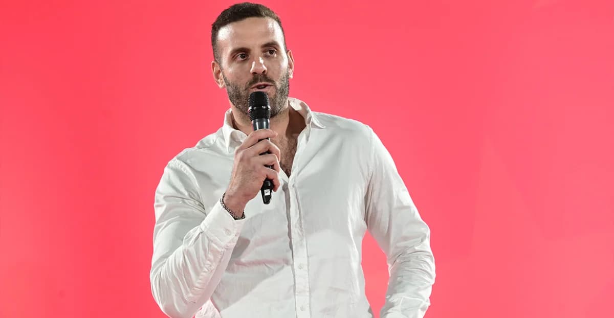 Yannopoulos: Pappas is lying, he hit me from behind