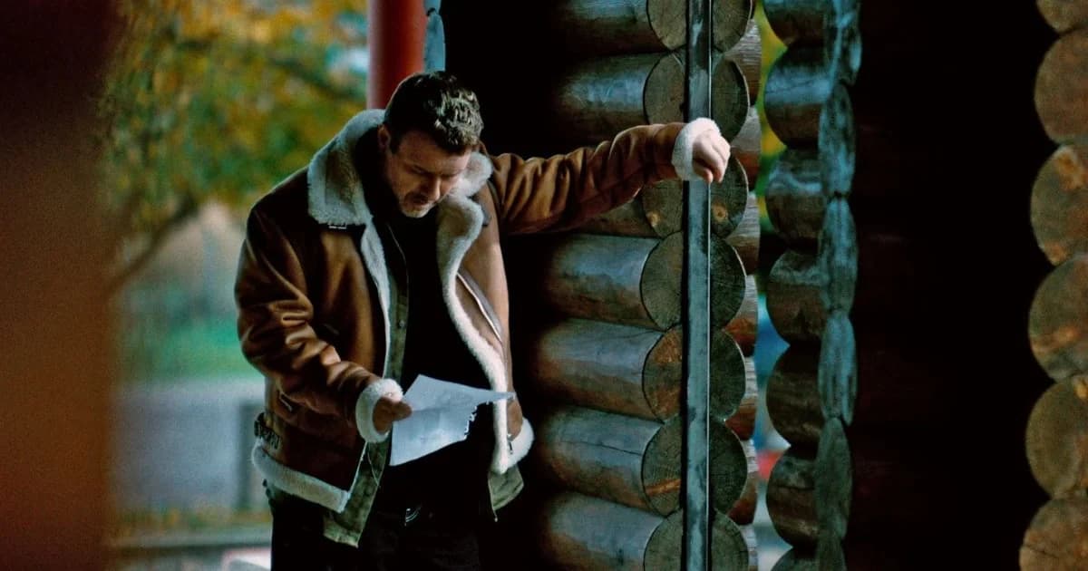 Yiannis Ploutarchos veröffentlicht Musikvideo zu 'De Ginetai'