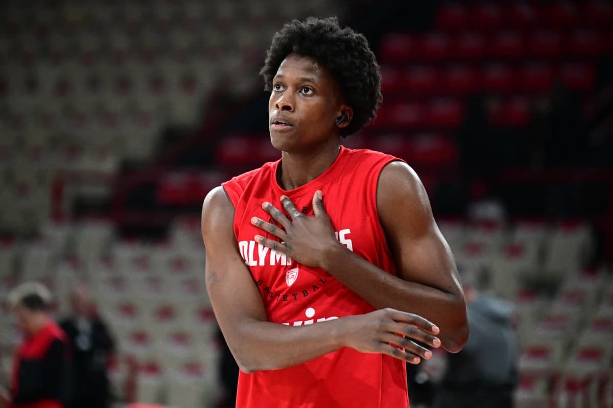Frank Ntilikina debütiert mit neuem Look im Spiel Olympiacos gegen Villeurbanne