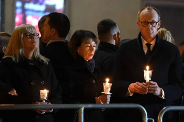 Магдебург: Мемориальная служба по жертвам нападения на рождественской ярмарке