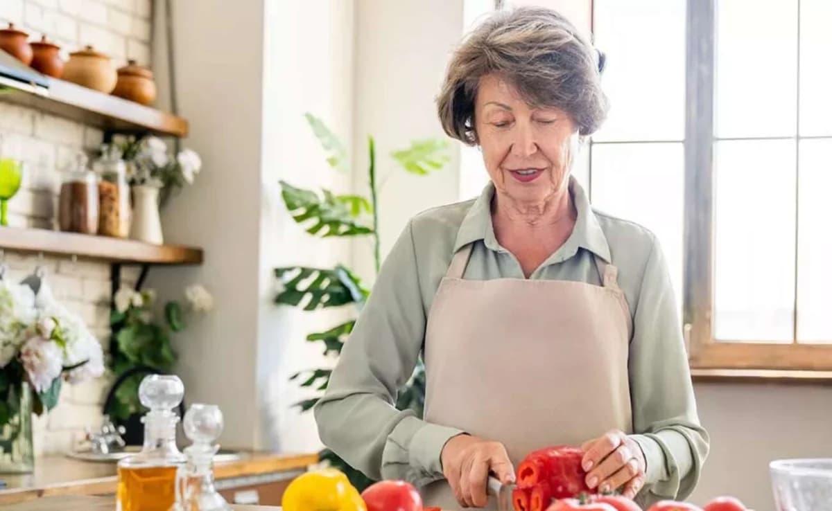 Longevity and Diet: How Often Do Centenarians Eat Meat?