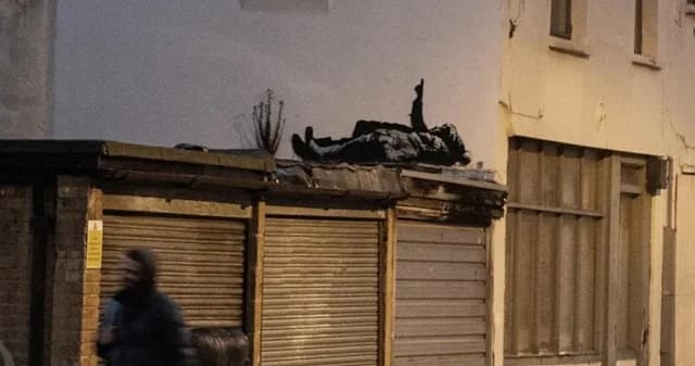 Νέο γκράφιτι του Banksy στο Λονδίνο: Επιβεβαίωση και ερωτήματα