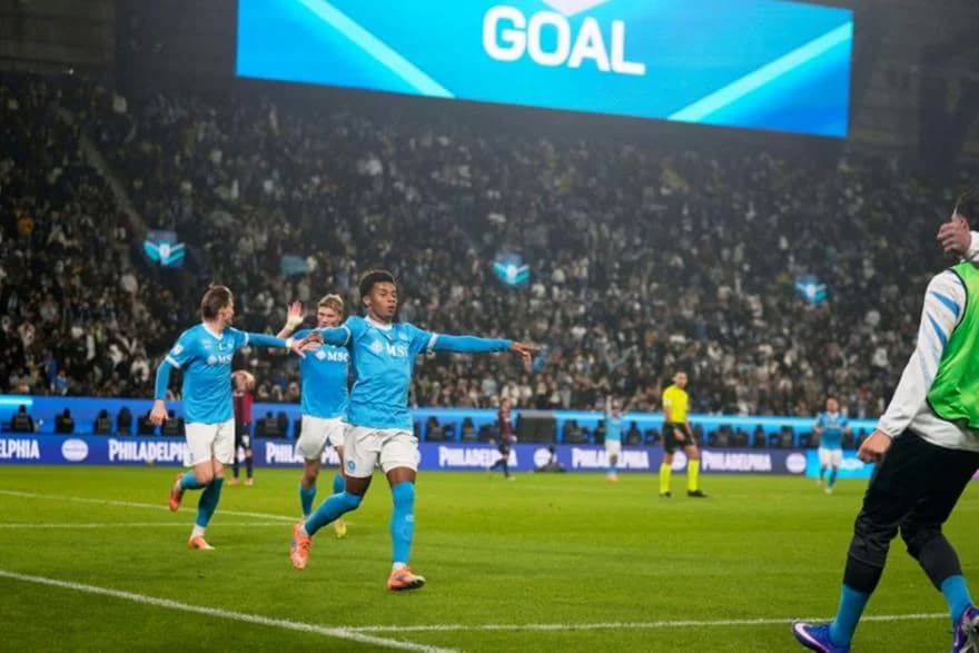 El Napoli gana la Supercopa de Italia liderado por Neres