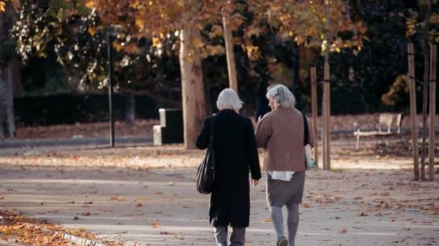Anciana de 87 años en Nueva Orleans Trabaja por $10 la Hora