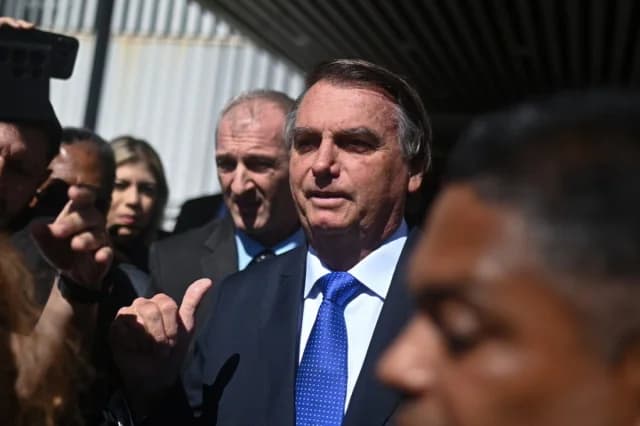 Bolsonaro vorübergehend für Operation freigelassen