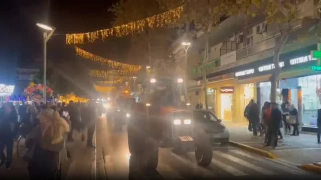 Καλαμάτα: Αγρότες με τρακτέρ στο κέντρο για κινητοποιήσεις