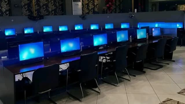 Salónica: La policía allana una tienda de máquinas tragamonedas – 4 arrestos