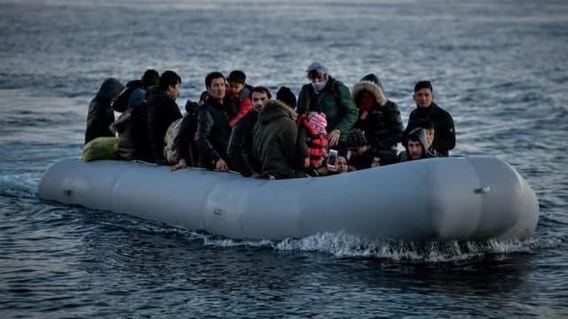 Frontex διέσωσε 30 μετανάστες ανοιχτά της Γαύδου