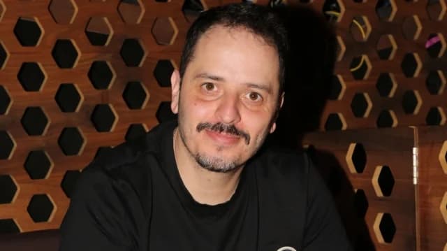 Alexandros Tsouvelas: Reacción negativa por publicación sobre Cristo y eliminación