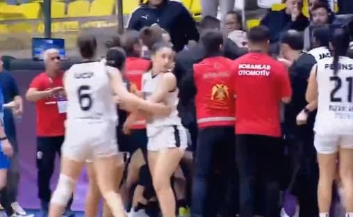 Serious incidents and injury in Turkish Women's League game