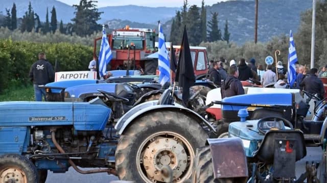 חקלאי קורינתוס מגישים בקשות לציאראס: 'תרומה לדיאלוג מוסדי'