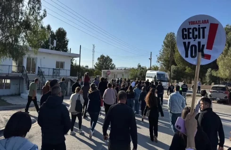 Protesta de profesores en territorios ocupados por subsidio de preparación