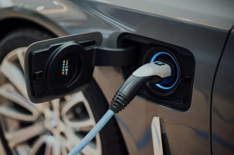 Kinoume Ilektrika III: Subsidio estatal del 30% para coches eléctricos