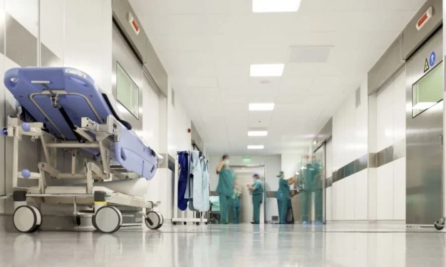 Έξαρση ιώσεων: Αυξημένη κίνηση στα ΤΑΕΠ και πολύωρες αναμονές