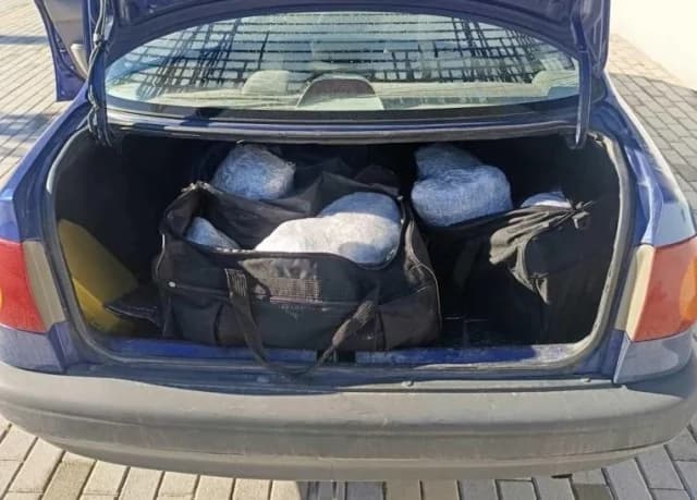 Kastoriá: 28 kg de cannabis hallados en un coche, tres detenidos
