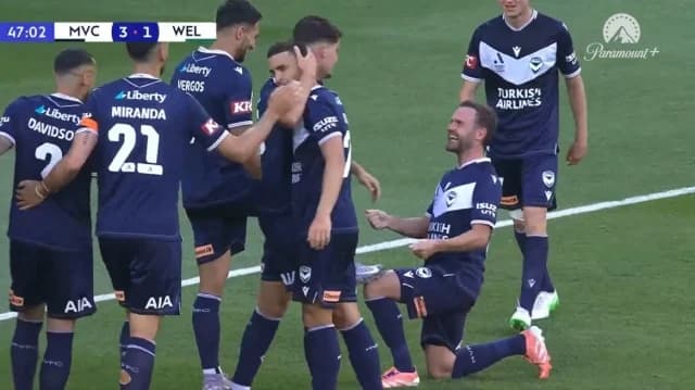 Nikos Vergos: Hattrick in Melbourne, Mata verneigt sich