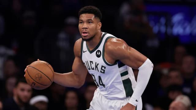 NBA：阿德托昆博和东契奇领跑全明星赛投票