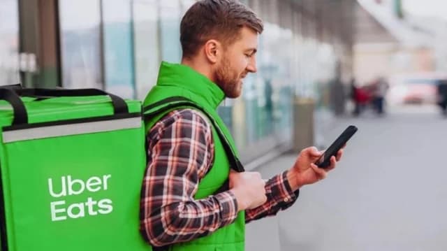 Пользователь Uber Eats Сделал 1900 Заказов за Год