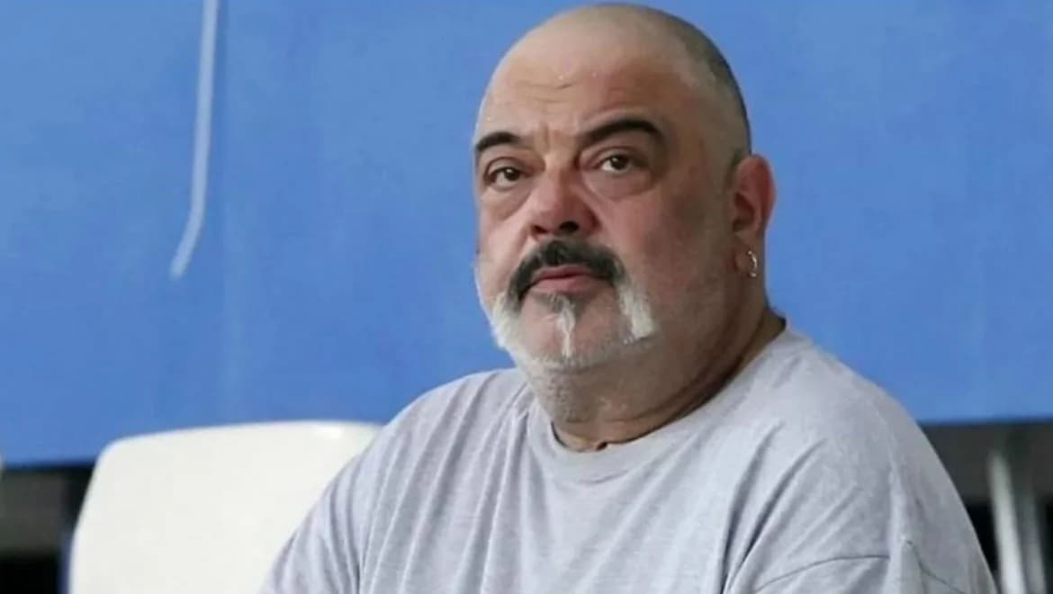 Στηβ Ντούζος: Νοσηλεύεται με κορονοϊό – Πώς είναι η υγεία του