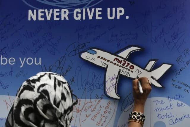 Underwater Robots Resume Search for MH370