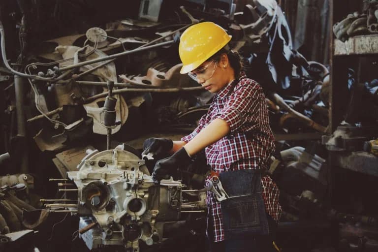 Gen Z: Turning Away from University – High-Paying Jobs Without a Degree