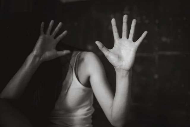 Larissa: mujer de 20 años denuncia violación por dos sudaneses
