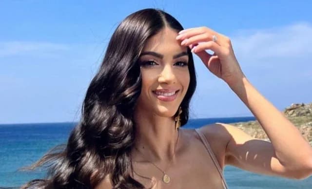 Andrea Kyriakou: Reveals Breast Augmentation Surgery