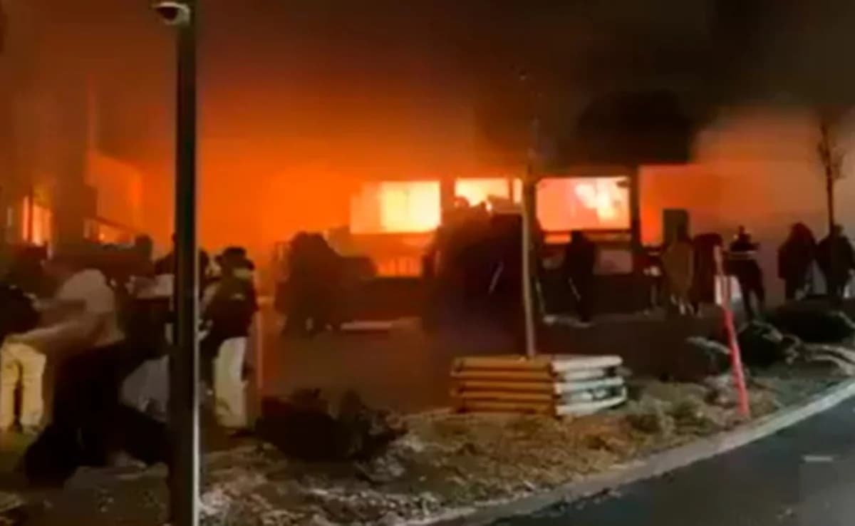 瑞士克莱恩·蒙塔纳酒吧爆炸事件造成数十人死亡