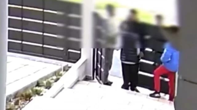פטראס: רוֹמָה שדדו ילדים מכסף מזמורי חג המולד