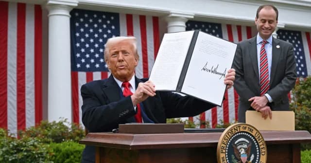 Trump friert Zollerhöhung auf importierte Möbel für ein Jahr ein