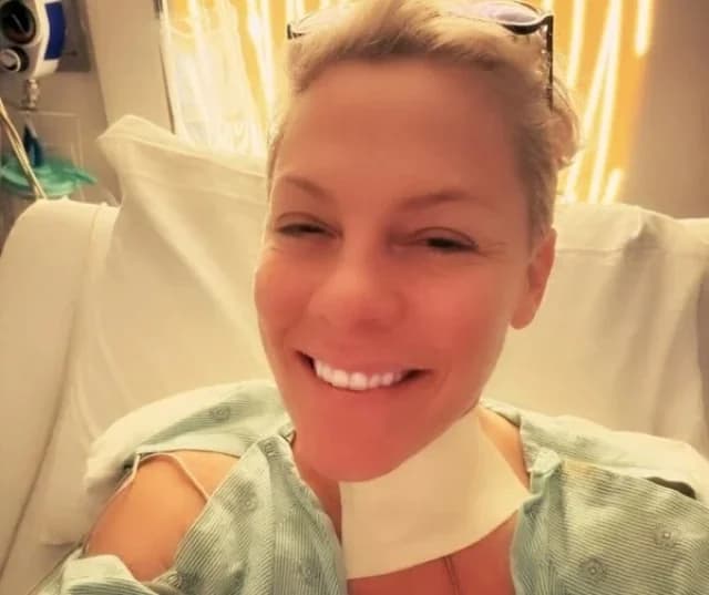 Pink verbrachte Neujahr im Krankenhaus