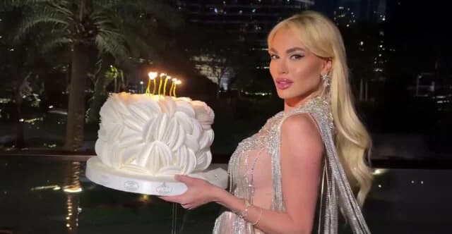 Alexandra Panagiotarou feiert Geburtstag in Dubai