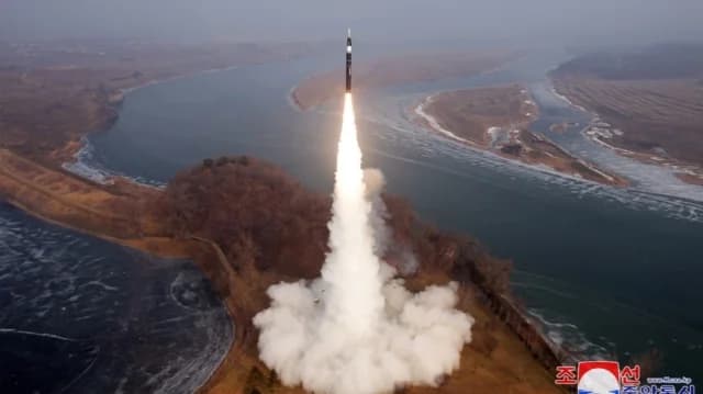 Nordkorea feuert ballistische Rakete in Richtung Japanisches Meer ab