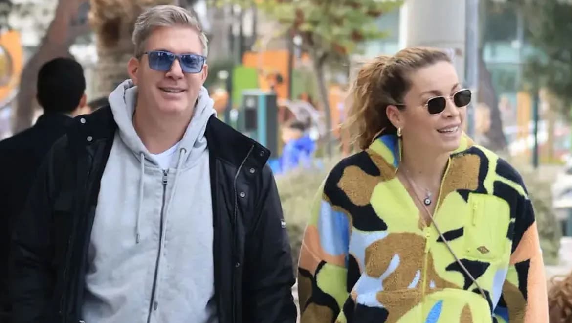 Marietta Chrousala and Leon Patitsas: Rare Appearance in Glyfada