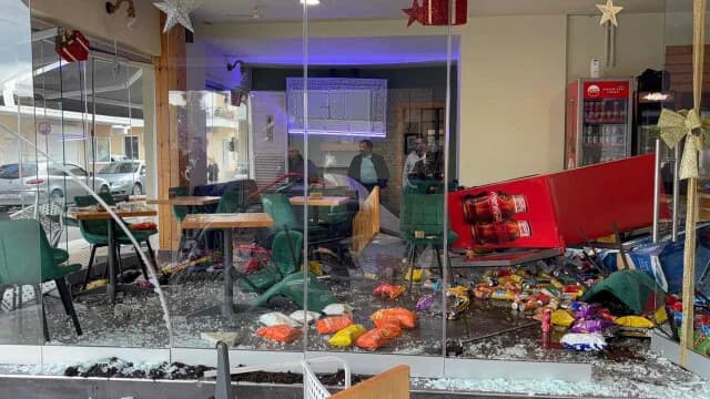 帕特雷：30岁男子死亡后的报复——咖啡馆遭到破坏