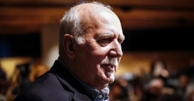 帕纳辛奈科斯哀悼 Giorgos Papadakis 去世