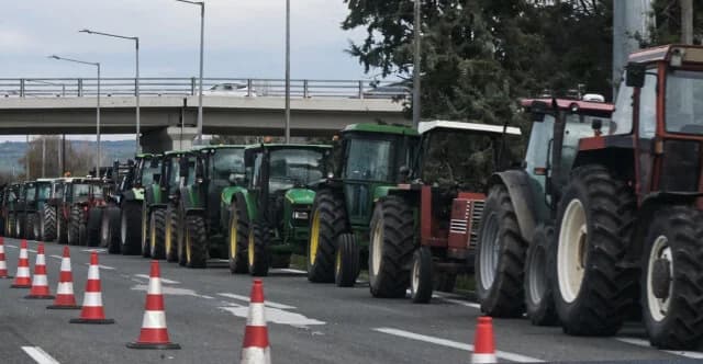 Αγρότες: 48ωρο «blackout» σε δρόμους και τελωνεία – Πού θα γίνουν αποκλεισμοί