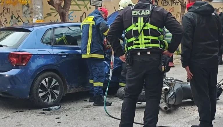 Vyronas: Traffic Accident with Injuries – Motorcycle Collides with Car