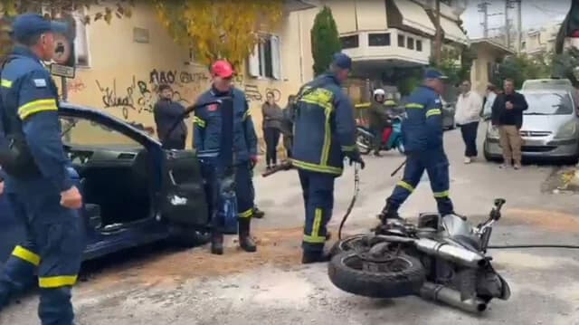 Traffic Accident in Vyronas: Motorcycle Collides with Car – Injuries