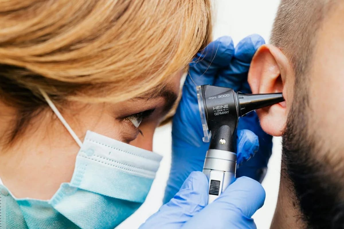 Parkinson-Krankheit: Ohrenschmalz als potenzieller Marker für die Früherkennung