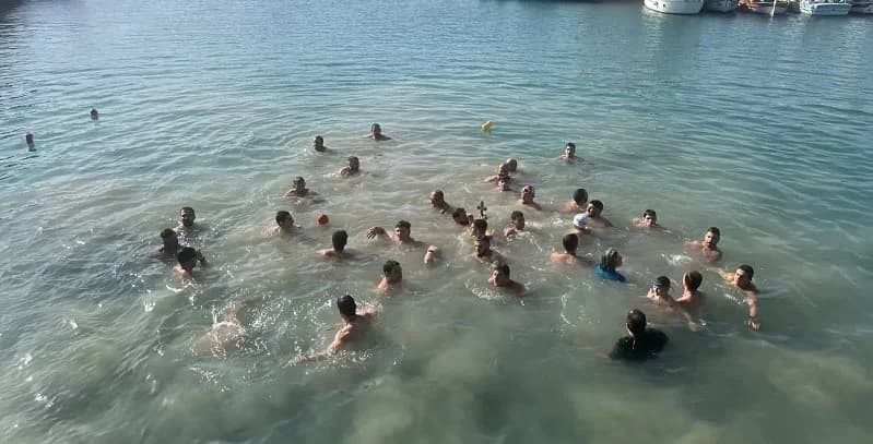 Ayia Napa: Kreuz während der Dreikönigsfeier verloren und wiedergefunden