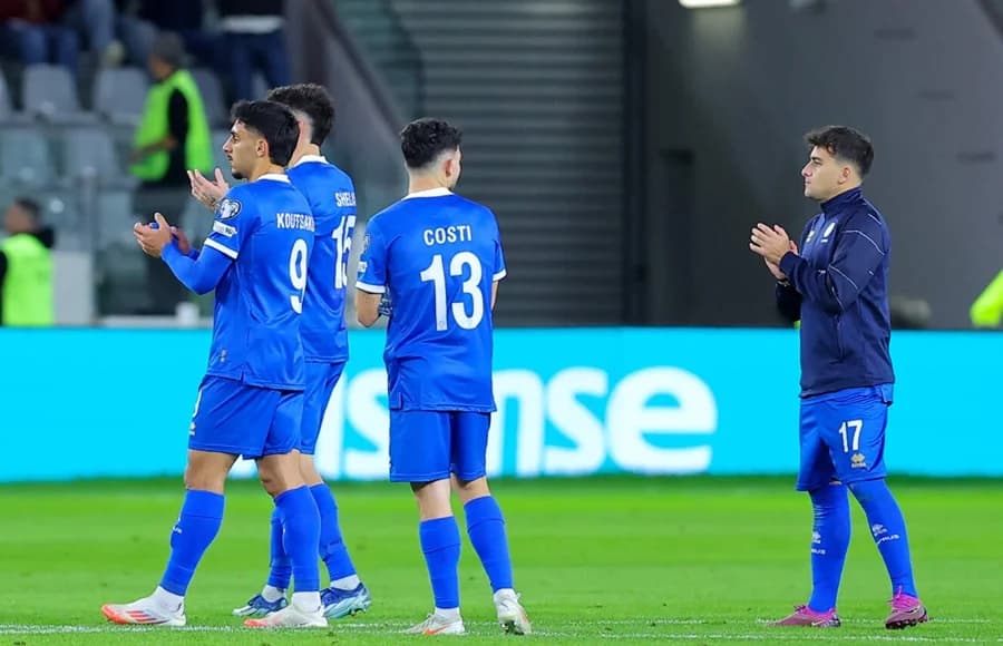 伊奥annis Kostis：PAOK、PAO和AEK的强烈兴趣