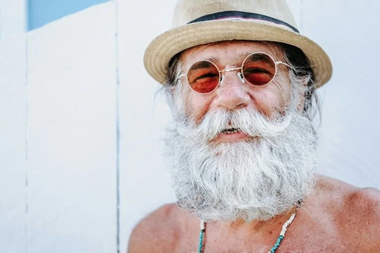 Αισιοδοξία και Μακροζωία: Μπορεί η θετική σκέψη να αυξήσει το προσδόκιμο ζωής;