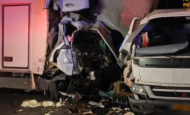 Verkehrsunfall auf der Kifissos-Allee: LKW-Kollision, zwei Verletzte