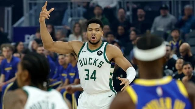NBA: הבאקס מפסידים למרות ההופעה של אנטטוקומפו