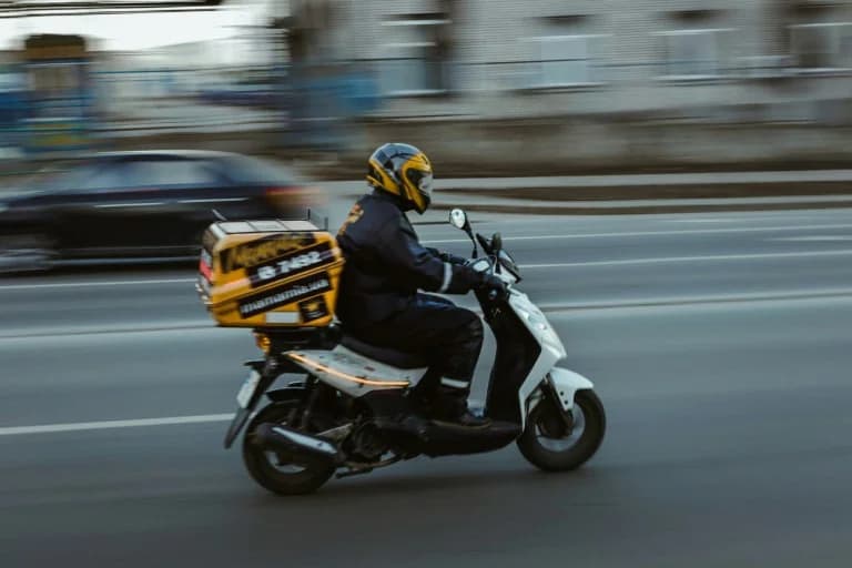 OMED: Key Decisions Expected on Collective Agreements for Delivery and Courier Workers