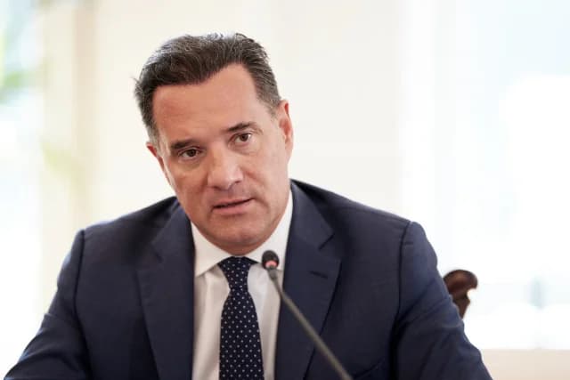 Георгиадис прокомментировал видео американца о греческой NHS