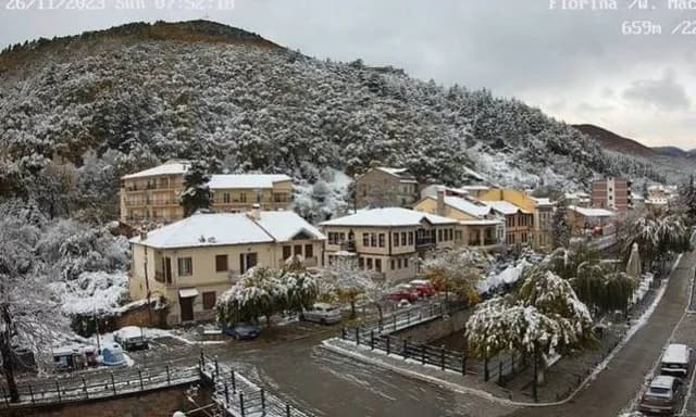 Florina: Schools Closed Due to Snowfall - City Covered in White